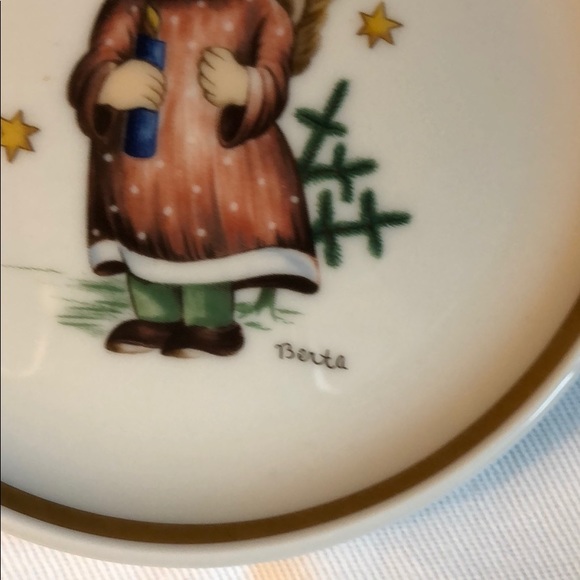 The Berta Hummel Museum Miniature Plate Collection - Picture 3 of 7